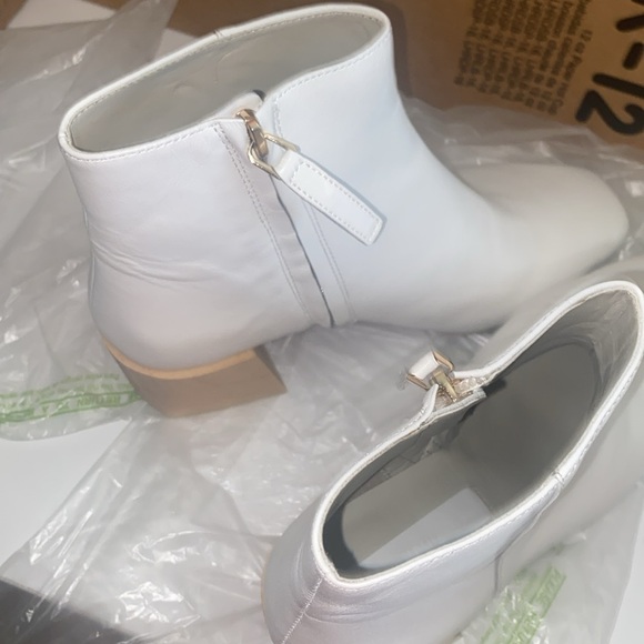 Imagine by Vince Camuto Quiana White Square toe Ankle boots in Size 7.5 MSRP$250 - Picture 11 of 15